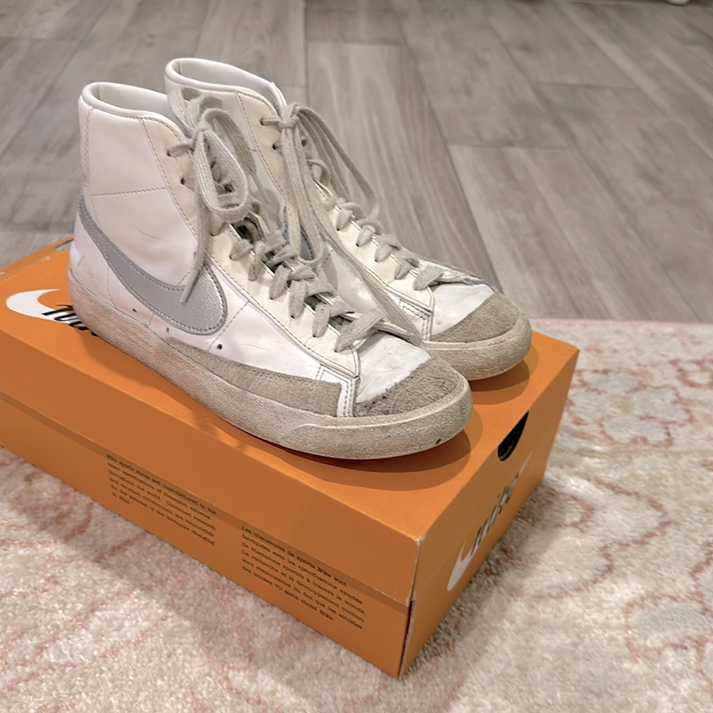 Nike Blazers White and Silver